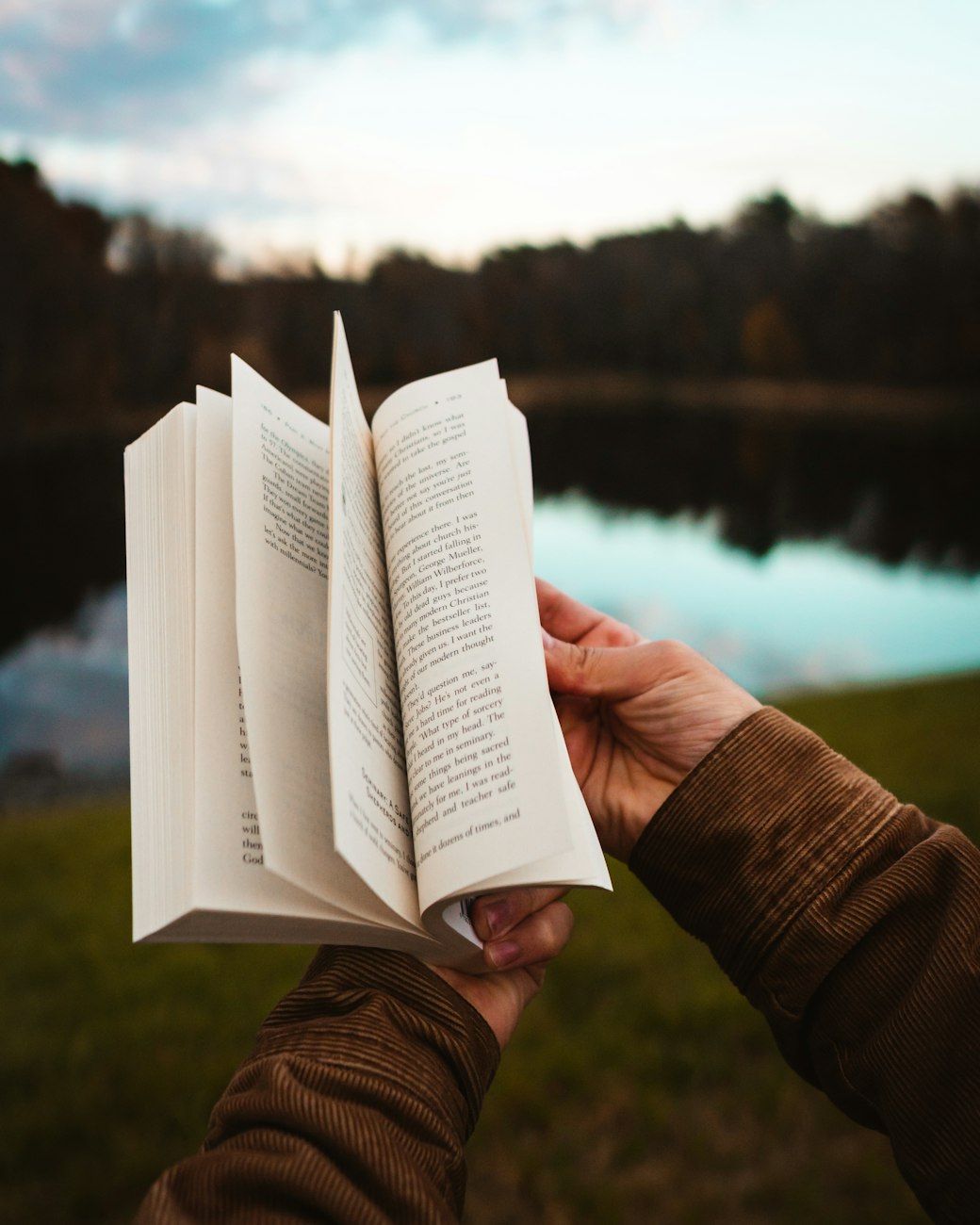 modern novels, must-read fiction, best contemporary books, page-turners, gripping stories, book recommendations, bestselling novels, literary fiction, unputdownable books, reading list