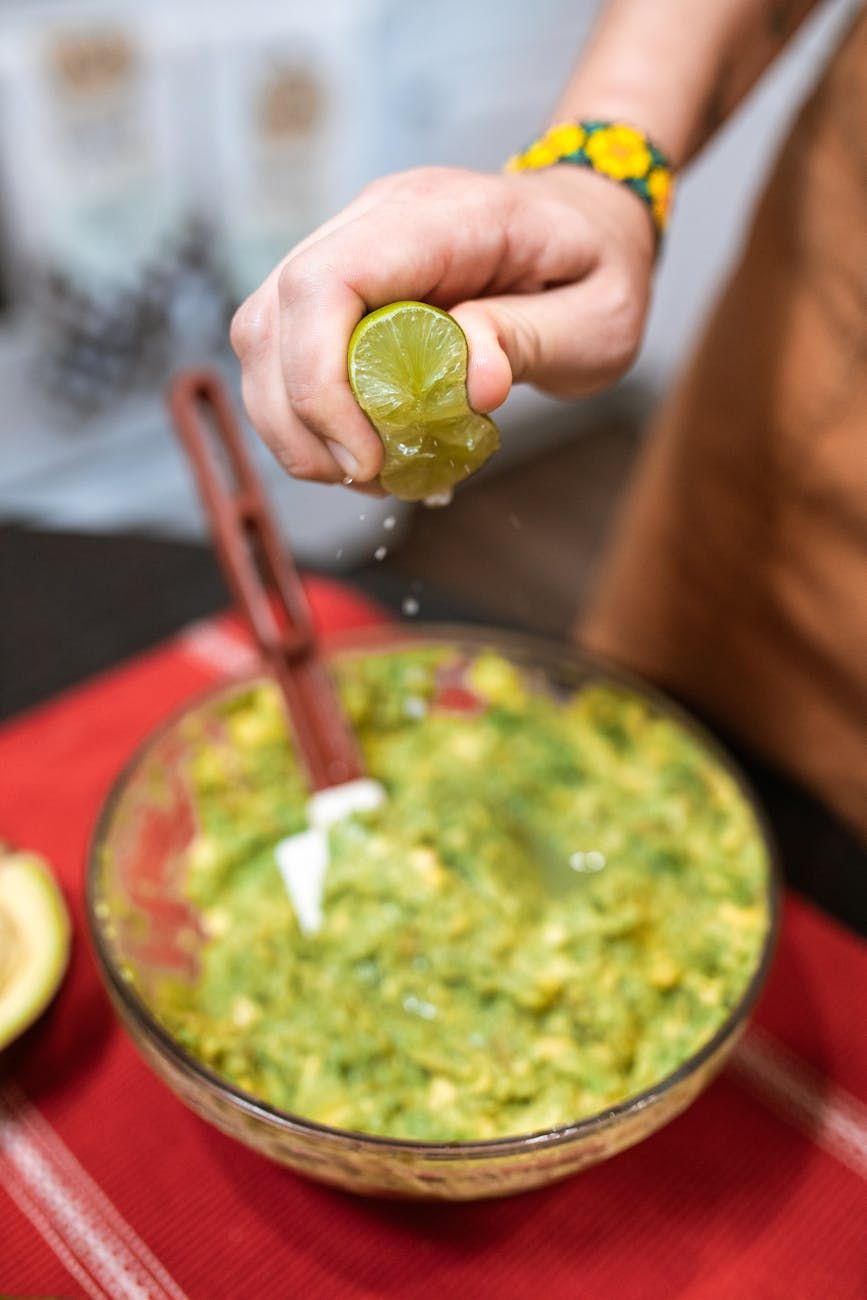 guacamole recipe, mexican guacamole, avocado dip, easy guacamole, homemade guacamole, healthy snack, mexican appetizer, avocado recipe, classic guacamole, guacamole ingredients
