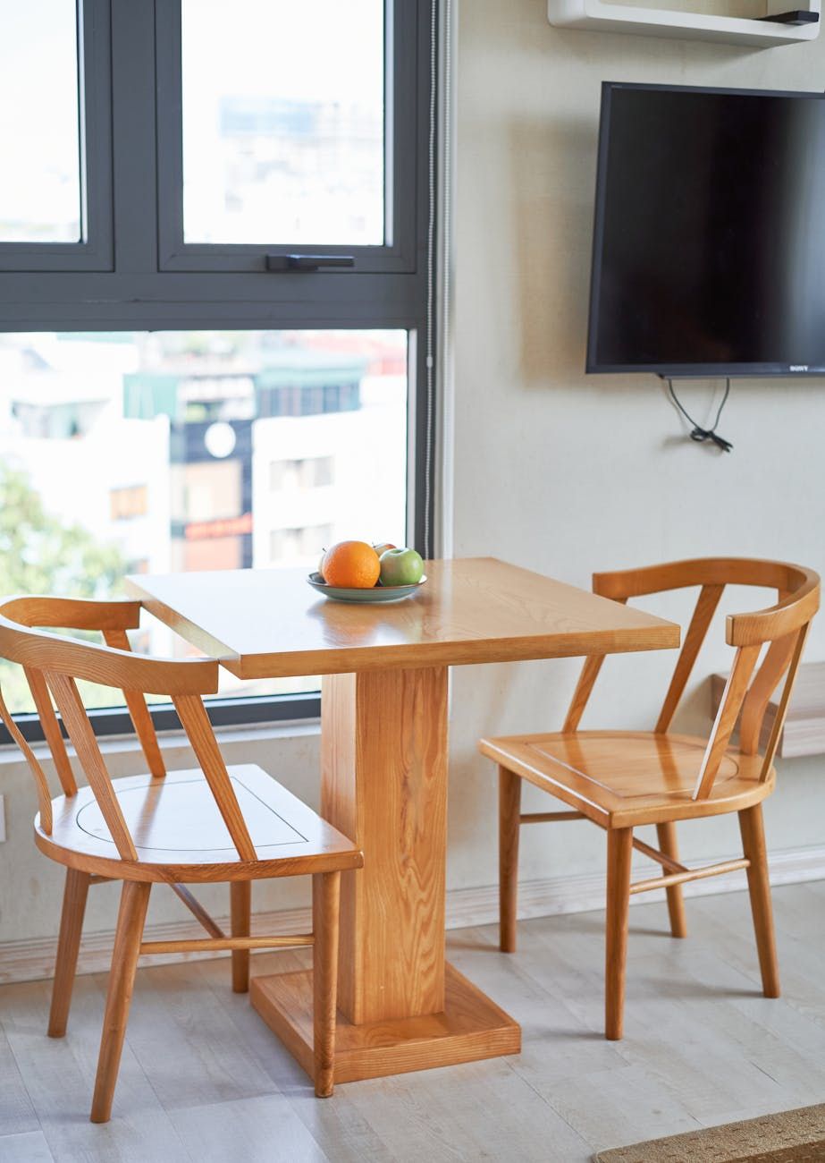 stylish dining tables, small kitchen ideas, compact dining solutions, space saving furniture, modern kitchen tables, foldable dining tables, extendable tables, multifunctional furniture, kitchen space optimization, dining room design