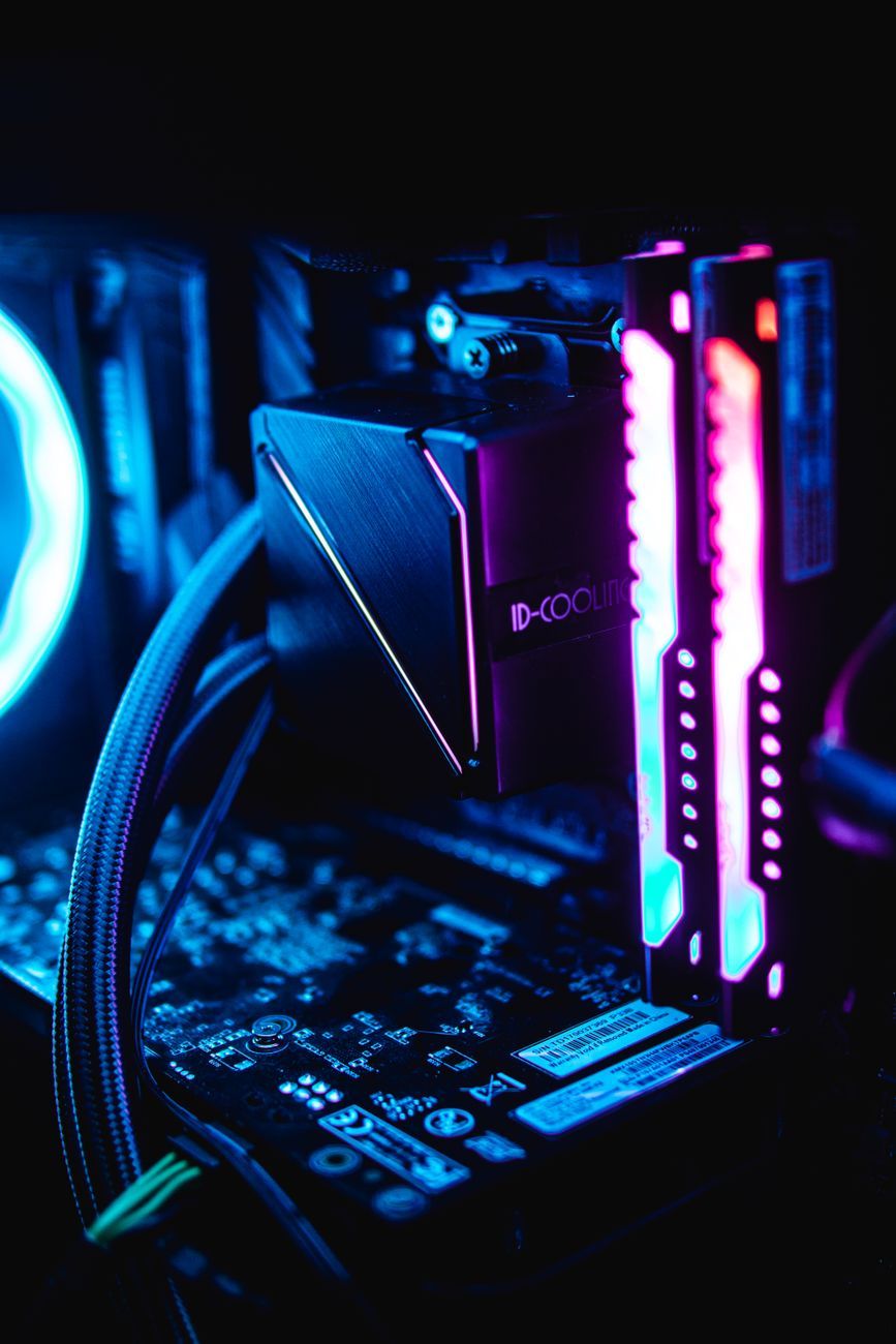 zasilacz o mocy 1000W, moc zasilacza PSU, komputer do gier, komputer o wysokiej wydajności, moc karty graficznej, zużycie energii CPU, podzespoły komputerowe, wymagania energetyczne, efektywność zasilacza PSU, modernizacja komputera