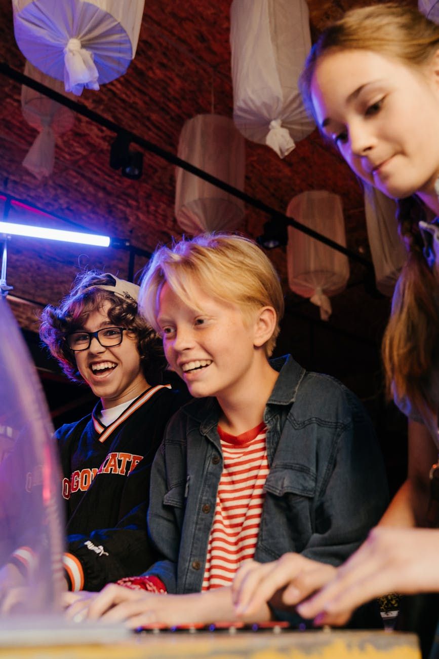 realistic graphics, game physics, AI characters, motion capture, ray tracing, haptic feedback, sound design, real-time rendering, immersive gameplay, next-gen engines