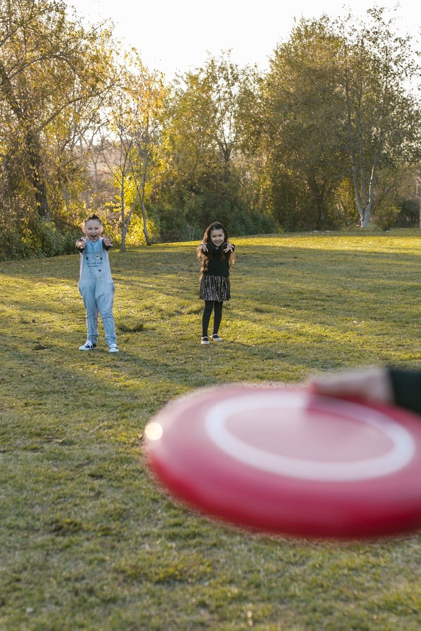 active outdoor games, backyard games, outdoor games for kids, family games, kids’ sports games, summer games, games for teenagers, backyard fun, outdoor activities, kids’ play ideas