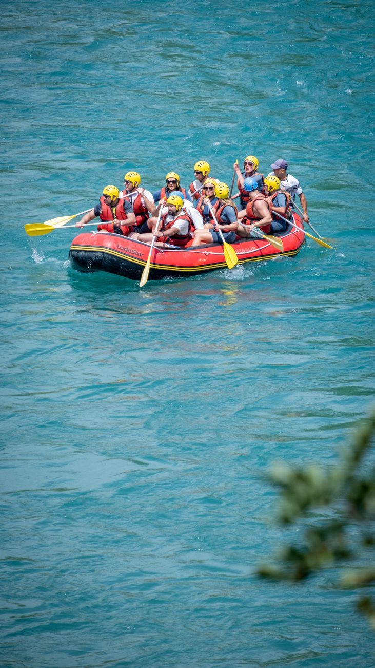 recreación activa, actividades al aire libre, aventuras en familia, forma física al aire libre, ideas de senderismo, rutas de ciclismo, deportes acuáticos, viajes de aventura, estilo de vida saludable, actividades para todas las edades