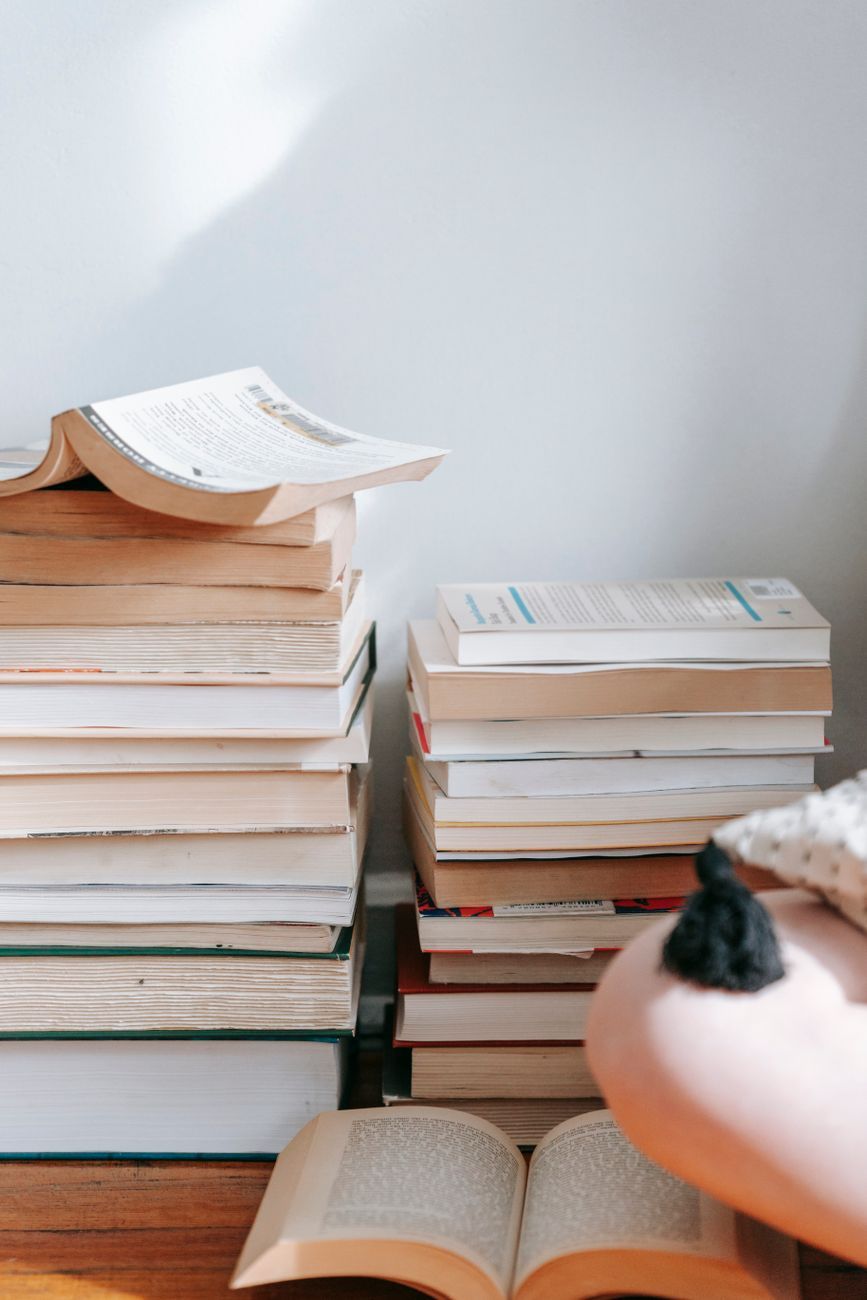 Project Hail Mary, books like Project Hail Mary, science fiction books, Andy Weir recommendations, hard sci-fi novels, first contact stories, space exploration books, survival in space, best sci-fi reads, sci-fi book recommendations
