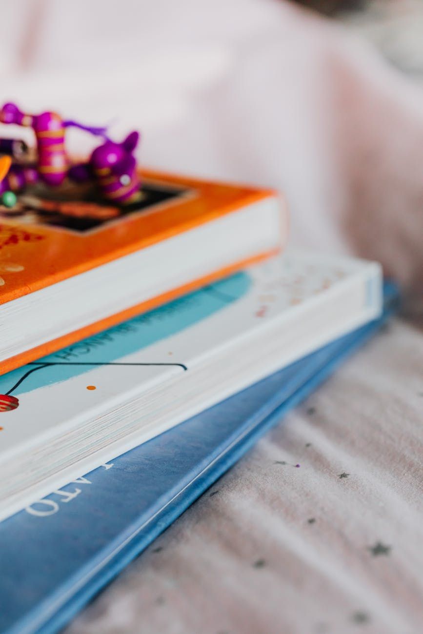 Littérature pour enfants, Livres préférés des adultes, Nostalgie des livres, Livres pour adultes, Préférences cachées, Littérature familiale, Meilleurs livres pour enfants, Recommandations de lecture, Littérature pour adultes et enfants, Livres favoris
