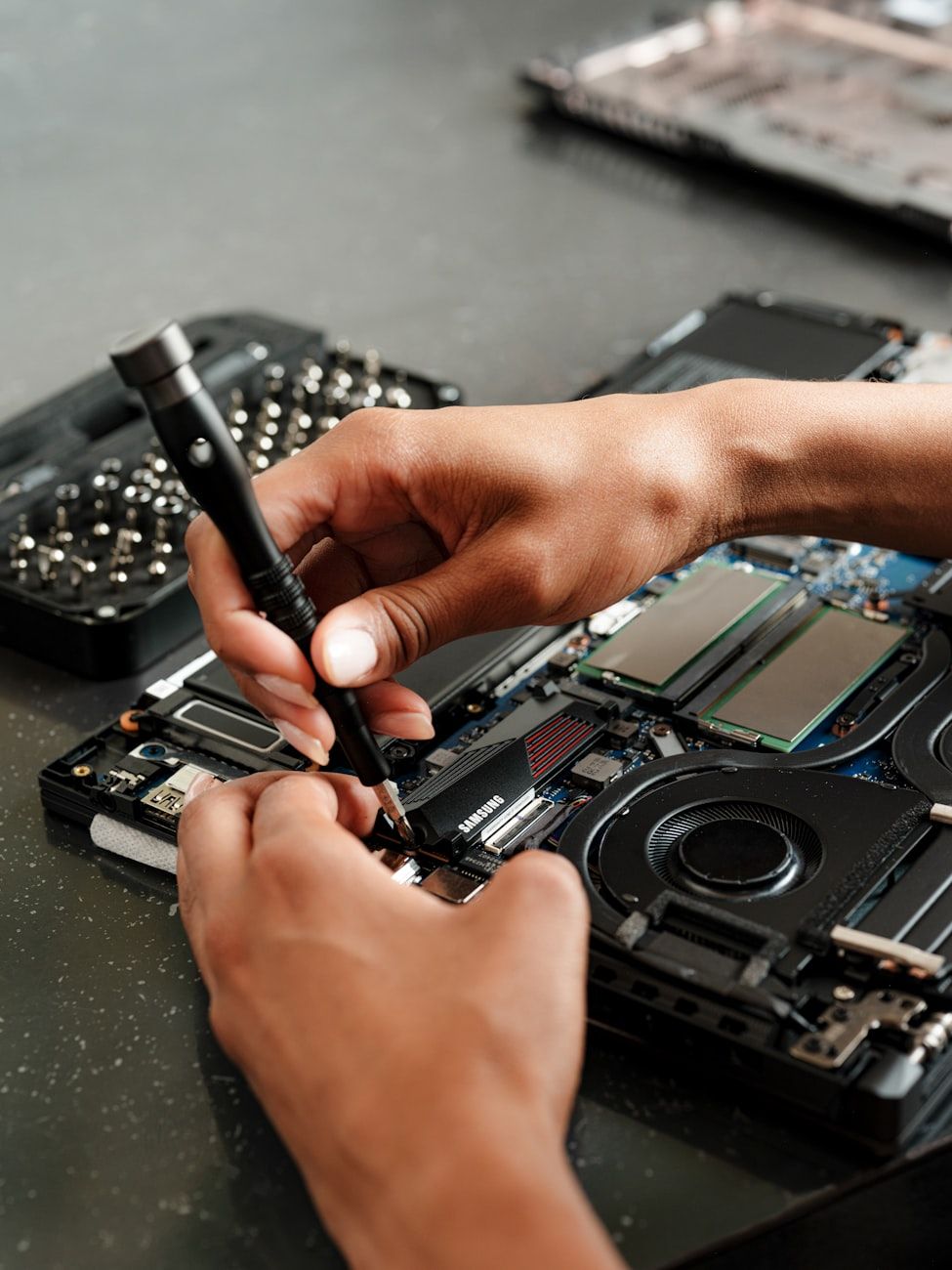 odnowiona elektronika, urządzenia odnowione, certyfikowane odnowione, najlepsze marki elektroniczne, najlepsze ceny elektroniki, odnowione smartfony, odnowione laptopy, zakup technologii odnowionej, przystępna cena elektroniki, jakościowa odnowiona