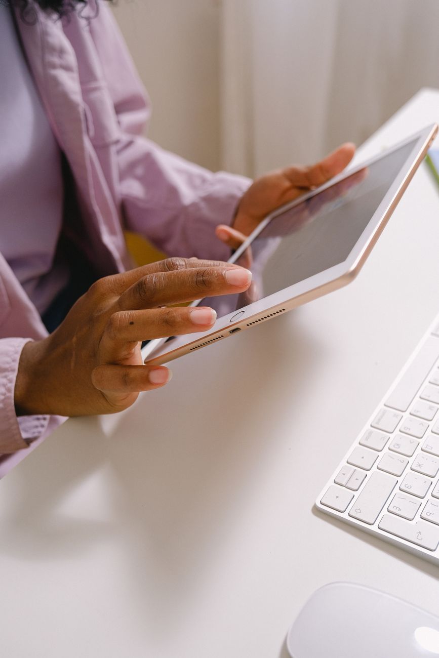 digital footprint, online privacy, personal data protection, reduce digital footprint, internet security, online tracking, browser privacy, data privacy tips, delete online accounts, cybersecurity habits