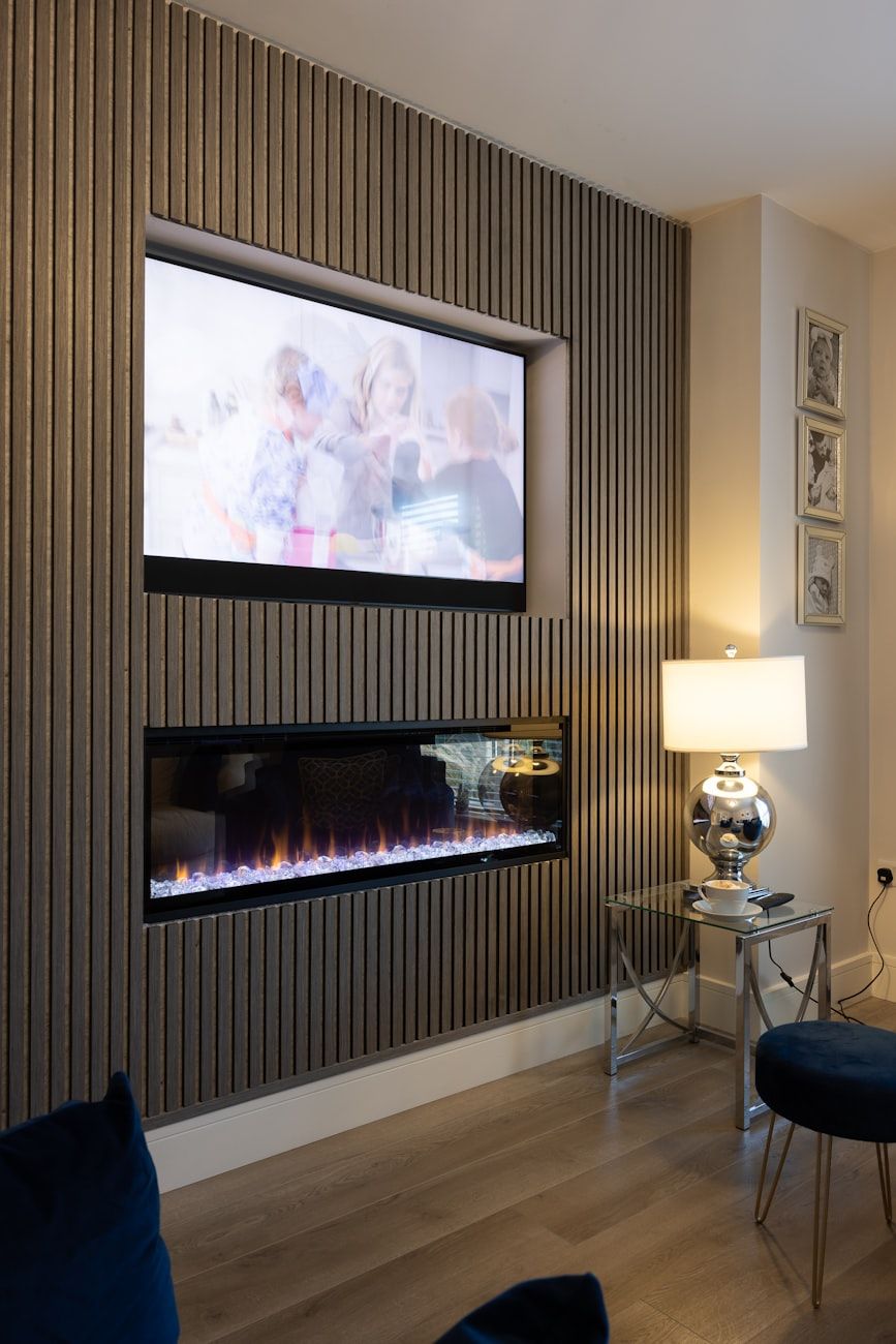 electric fireplace, apartment fireplace, home comfort, cozy atmosphere, modern heating, fireplace ambiance, electric heating, apartment interior, energy efficiency, home décor
