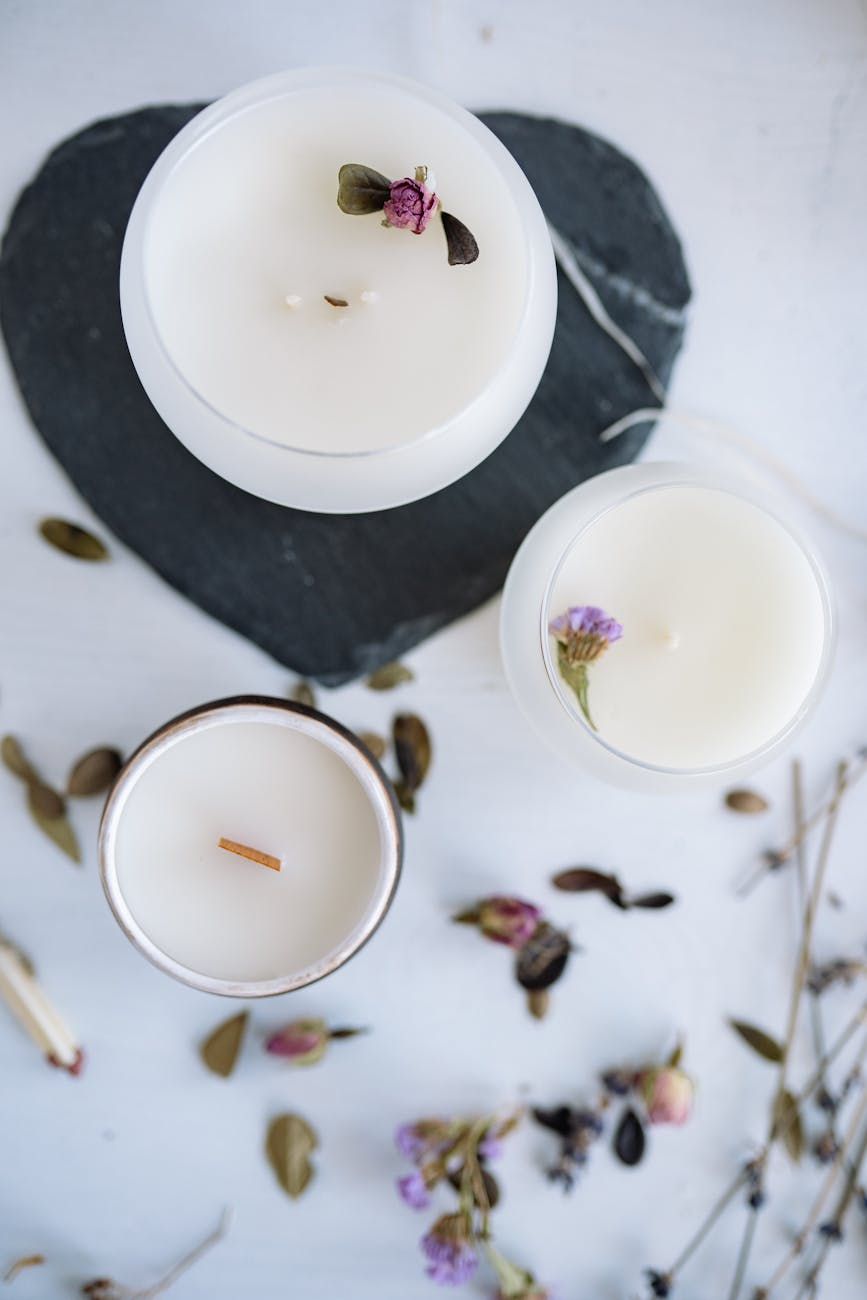 velas hechas a mano, velas artesanales, decoración exclusiva del hogar, cera natural, ideas de regalo con velas, velas perfumadas, velas ecológicas, ambiente con luz de velas, diseños de velas únicos, regalos de lujo hechos a mano