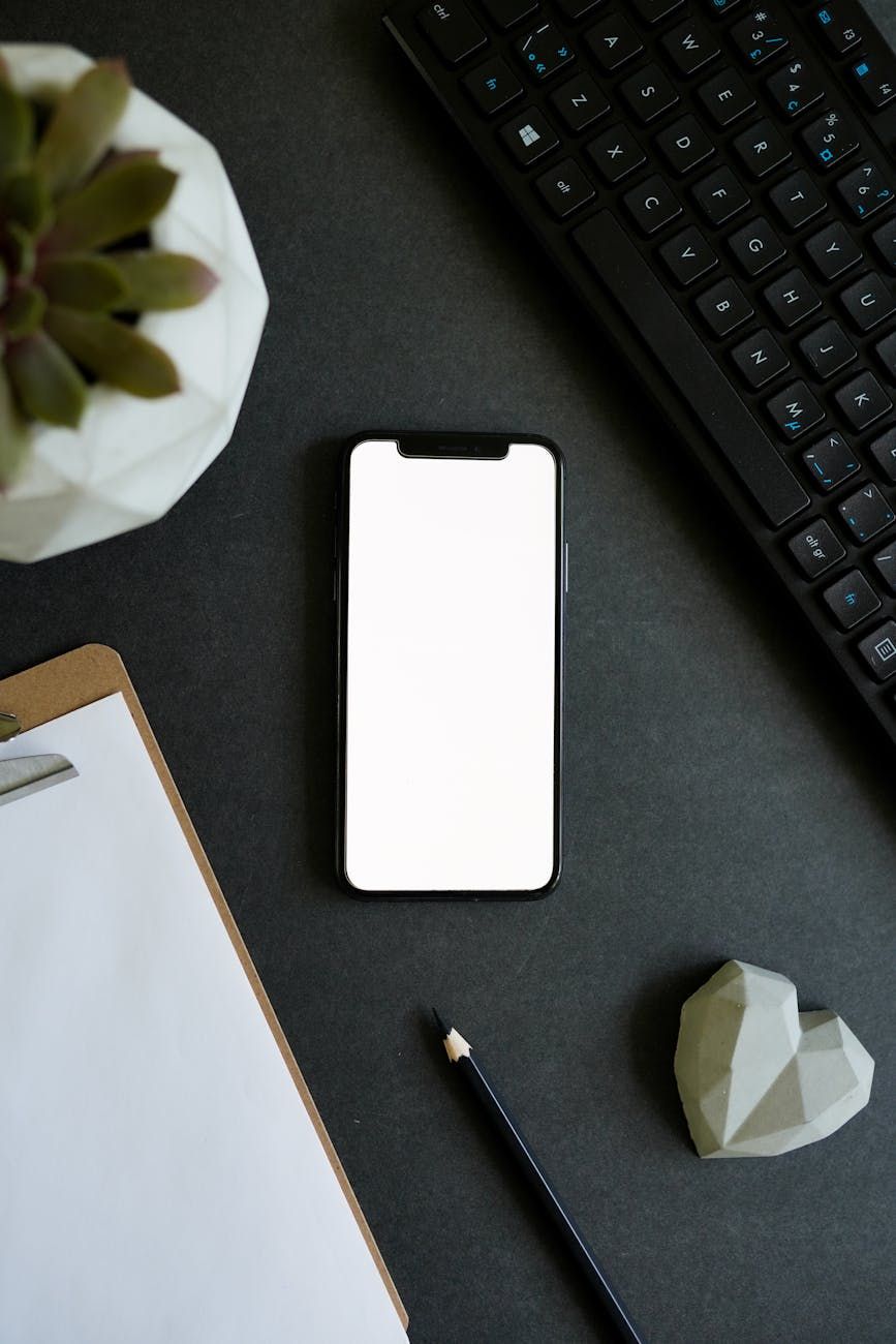 Dispositivi Ricondizionati, Riparazione di Elettronica, Sostenibilità Ambientale, Risparmio Economico, Riciclo, Qualità del Prodotto, Rinnovamento Tecnologico, Consumo Responsabile, Attività di Ricondizionamento Dispositivi, Sviluppo Sostenibile
