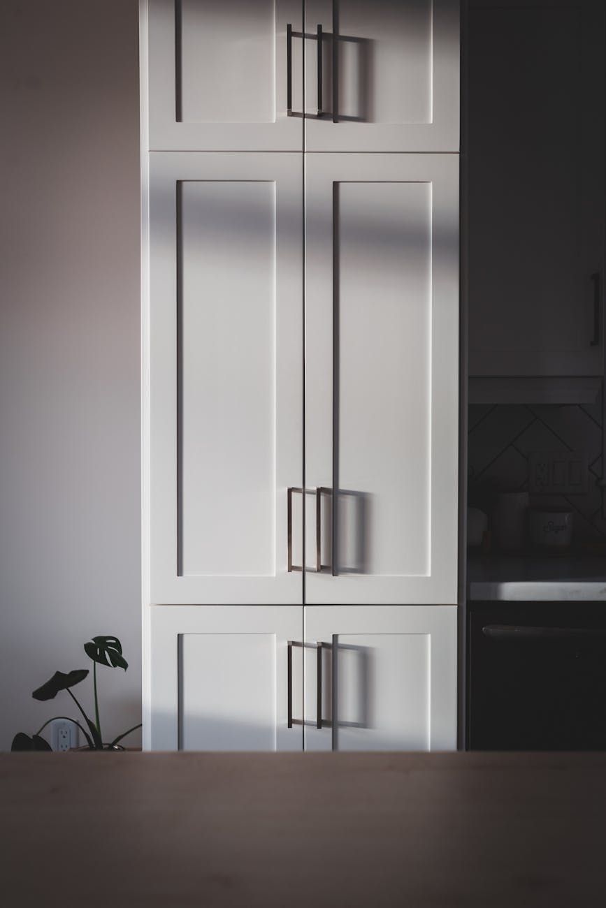 stijlvolle opslag, functioneel meubilair, elegant meubilair, huisdecoratie, moderne interieurs, ruimtebesparende ideeën, multifunctioneel meubilair, interieurontwerp, huisorganisatie, eigentijdse stijl