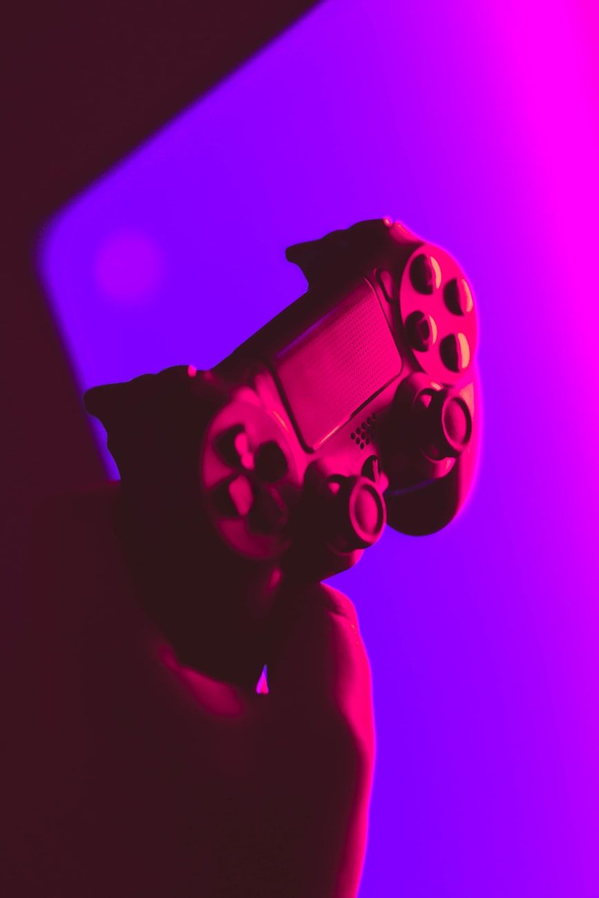 tendencias en gaming 2025, futuro del gaming, juegos populares 2025, tecnología en gaming, gaming en RV, IA en los juegos, tendencias en gaming móvil, evolución de los eSports, juegos de metaverso, consolas de próxima generación