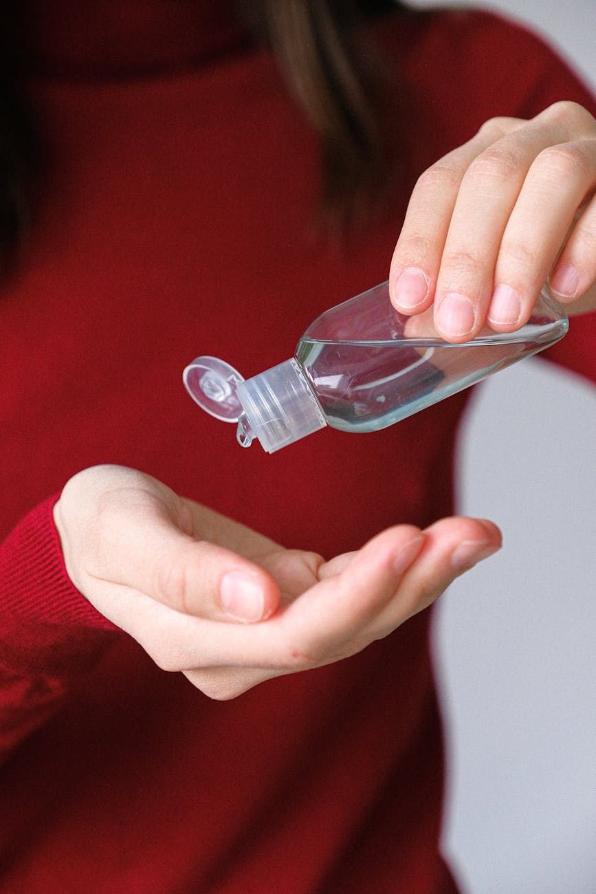 gel desinfectante de manos, antiséptico, hidratante, cuidado de la piel, gel a base de alcohol, fórmula no resecante, higiene, protección contra gérmenes, manos suaves, uso diario