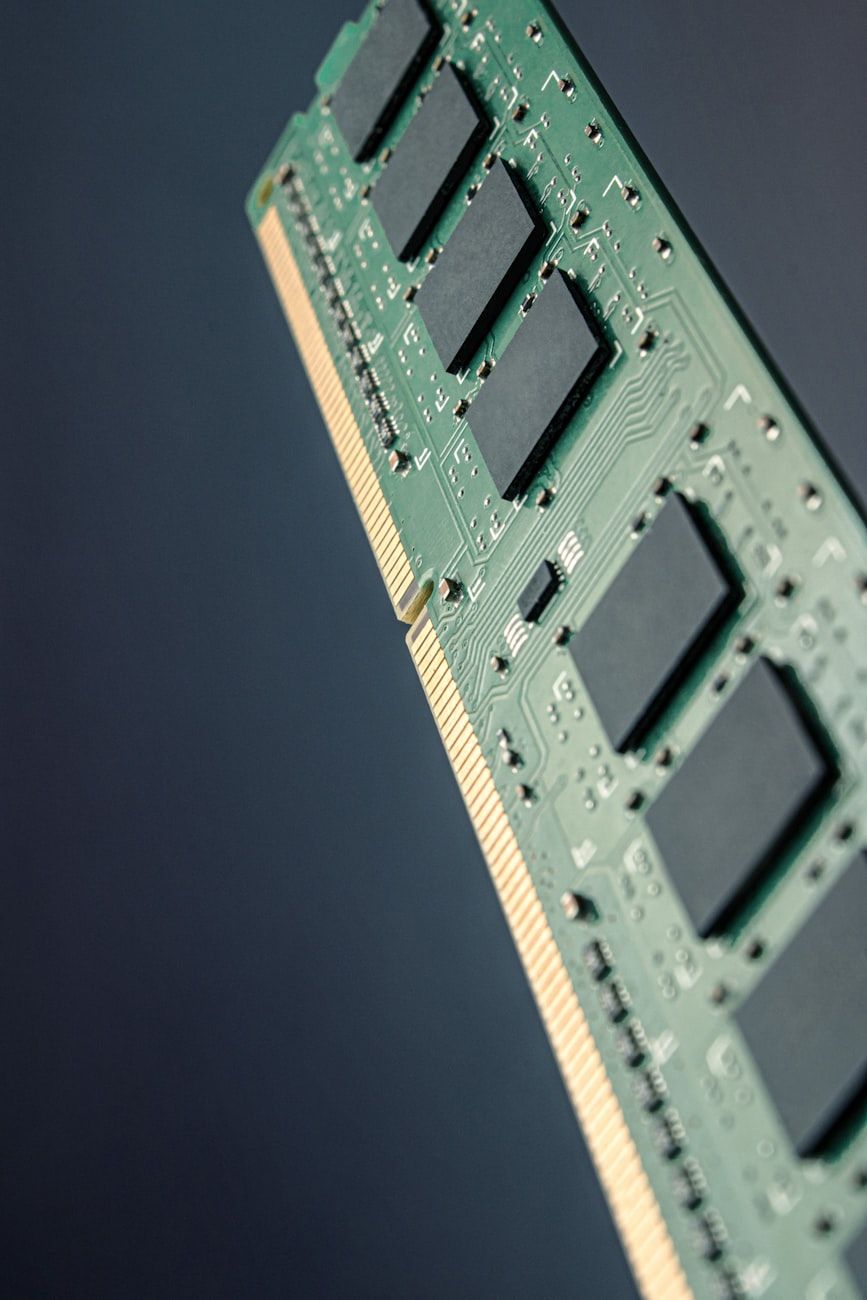 RAM requirements 2026, how much RAM do I need, best RAM size for gaming, 16GB vs 32GB RAM, 64GB RAM for professionals, DDR5 memory guide, laptop RAM recommendations, desktop RAM upgrade, memory usage in 2026, choosing the right RAM