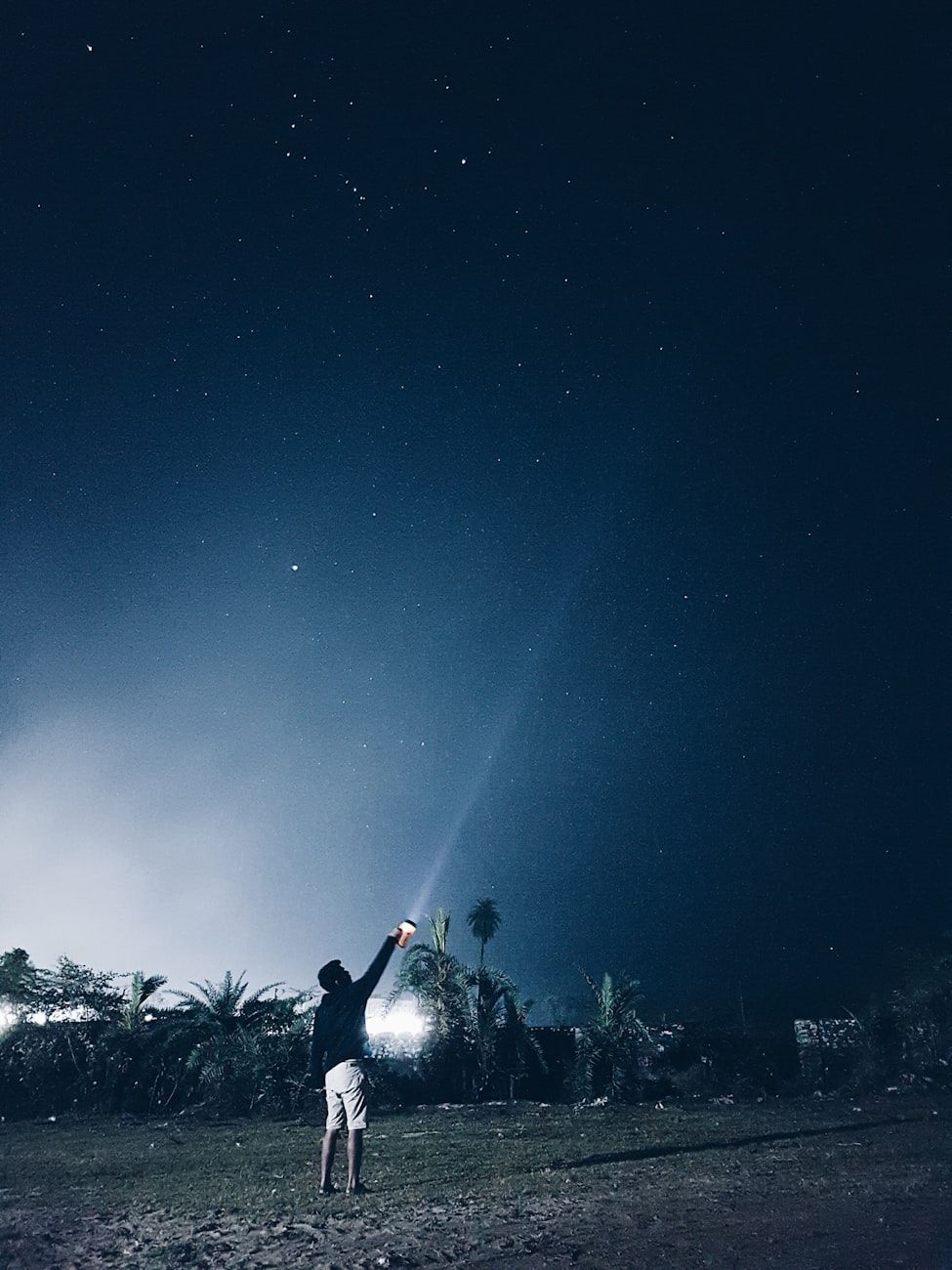 starlink, satellite internet, internet from space, how starlink works, spacex, broadband access, low-earth orbit satellites, global coverage, high-speed connection, internet in remote areas