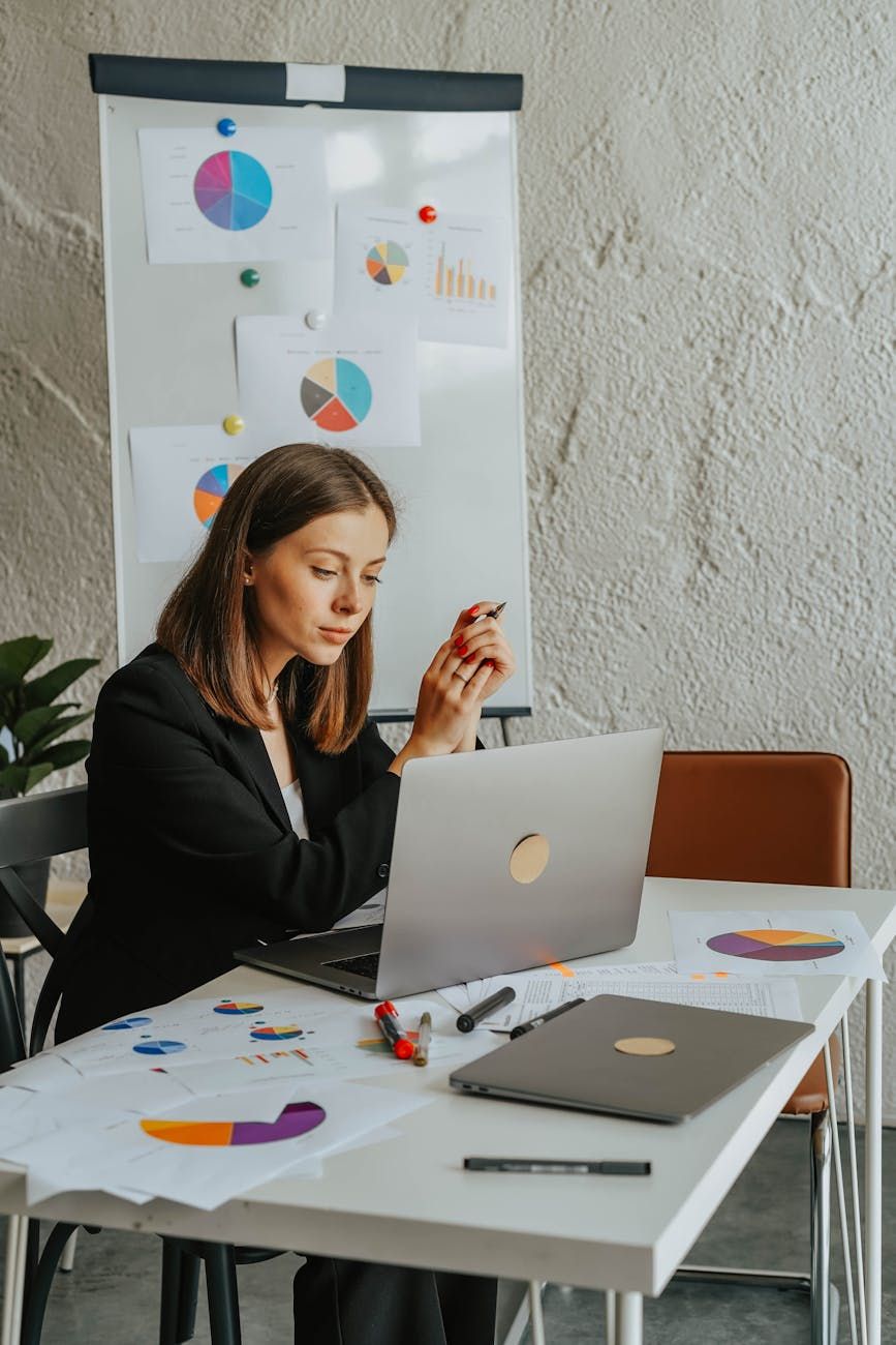business niche 2026, profitable niche ideas, online business trends, startup niche selection, ecommerce niche research, digital business ideas, niche market analysis, scalable business models, small business opportunities, future business trends