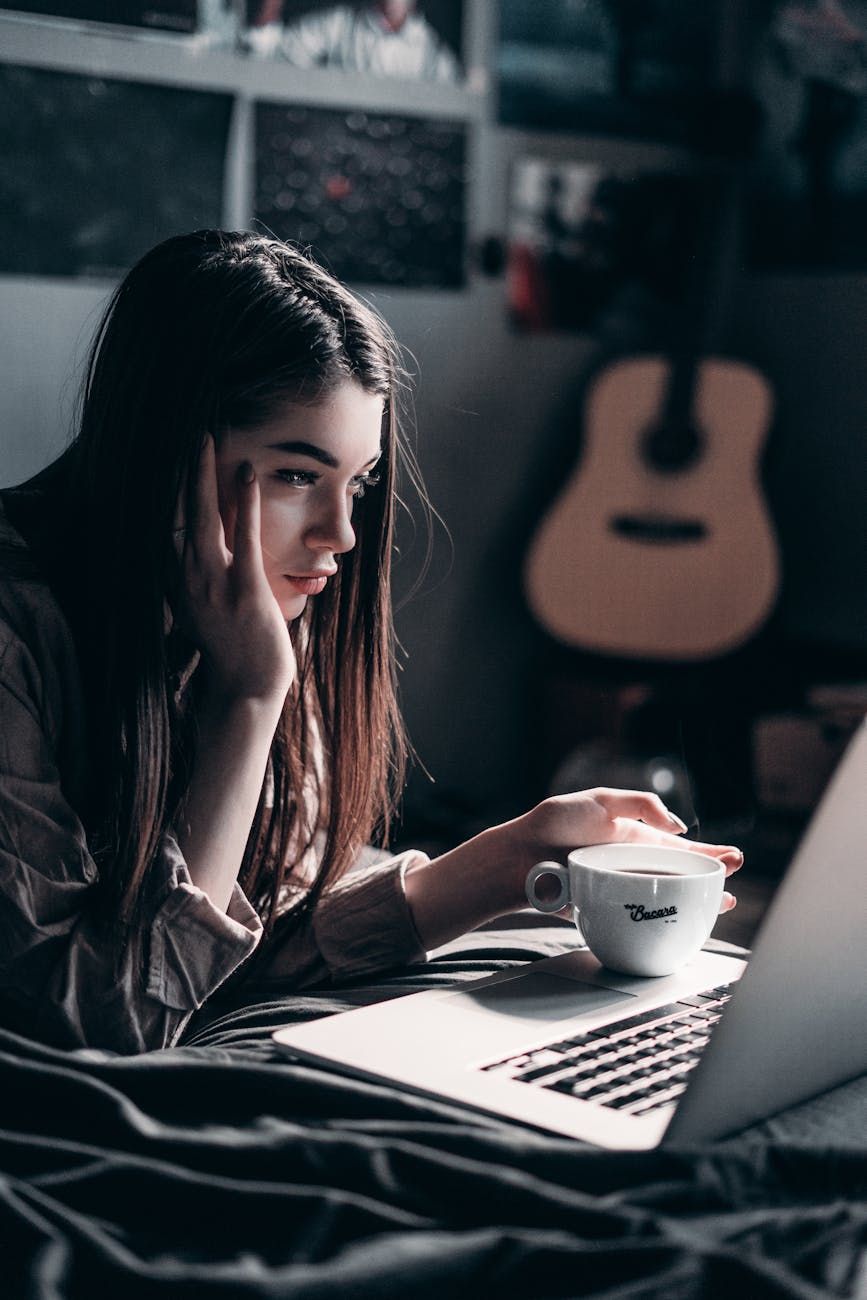 internet versnellen, lag oplossen, Wi-Fi versterken, verbindingsnelheid verbeteren, netwerk optimaliseren, internet prestatietips, ping verminderen, sneller browsen, stabiele verbinding, snelheid online gaming