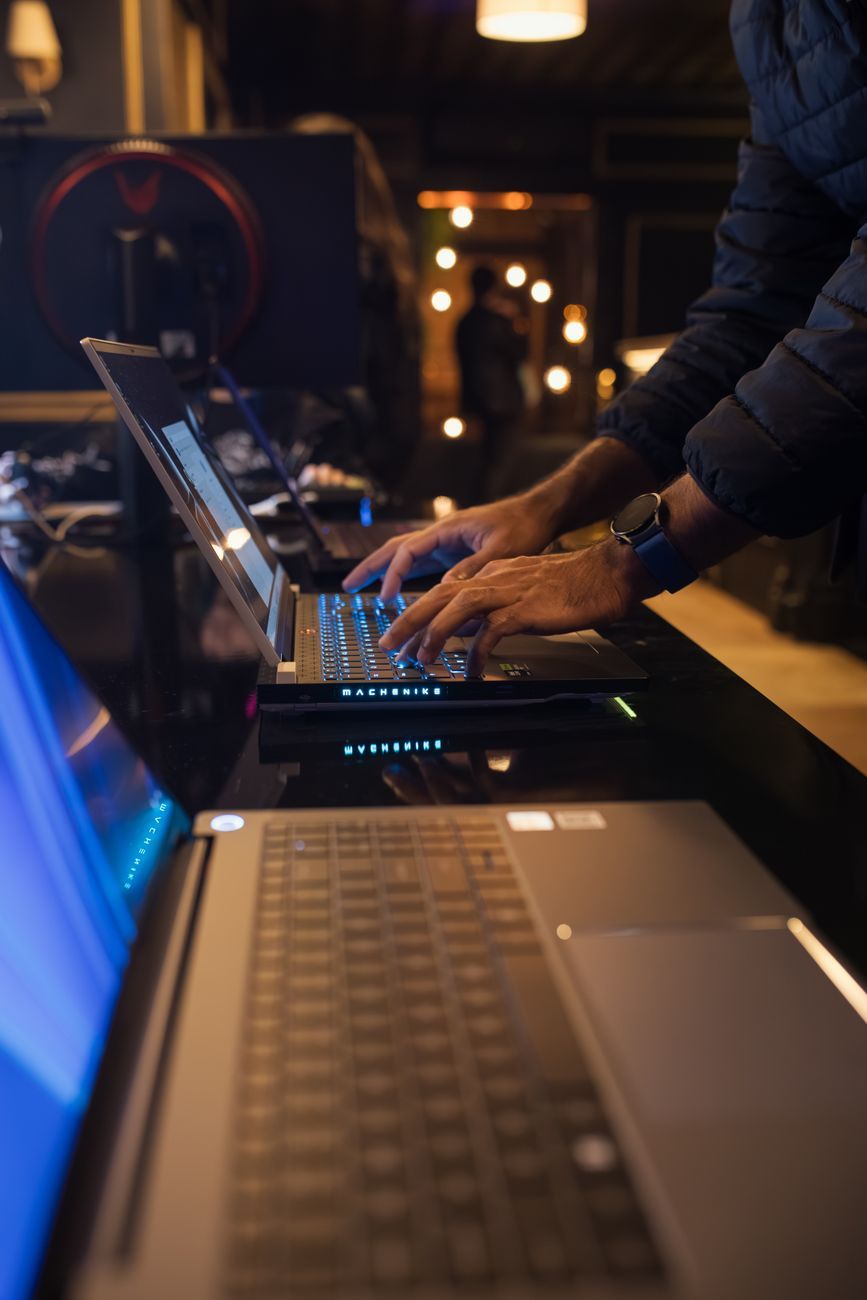 AI button, Copilot key, AI laptops, AI keyboard, Windows AI features, AI productivity, laptop keyboard shortcuts, Microsoft Copilot, AI-powered computers, modern laptop features