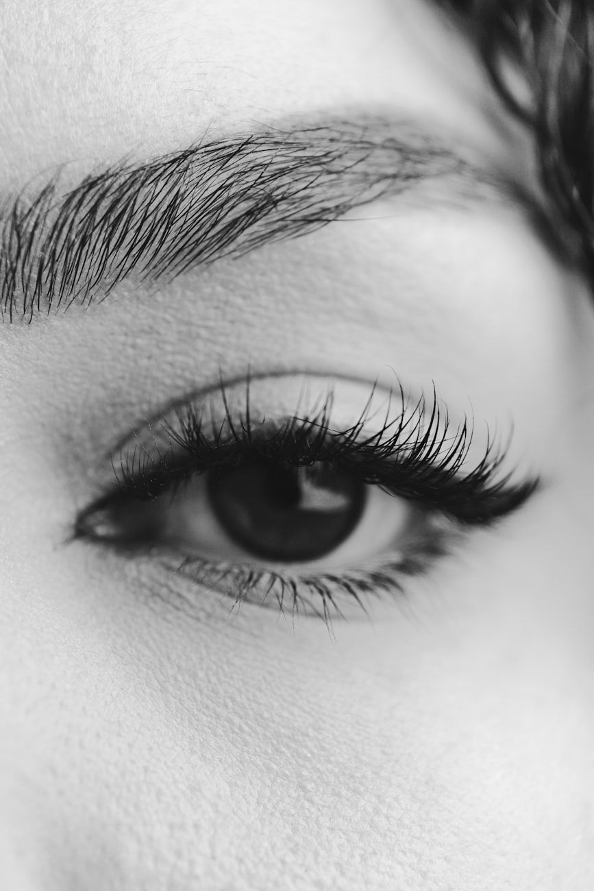 mascara that replaces extensions, wow effect mascara, lengthening mascara, volumizing mascara, lash lift mascara, dramatic lashes, no false lashes, instant volume mascara, eyelash makeover, best mascara 2025