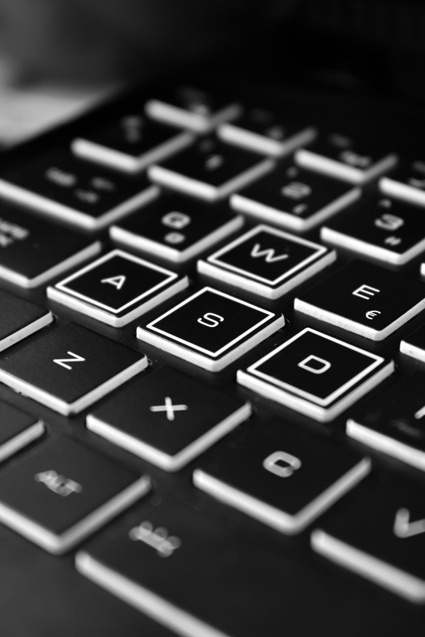 mechanical keyboard, membrane keyboard, keyboard comparison, gaming keyboard, work keyboard, typing experience, key switches, keyboard performance, keyboard durability, gaming setup