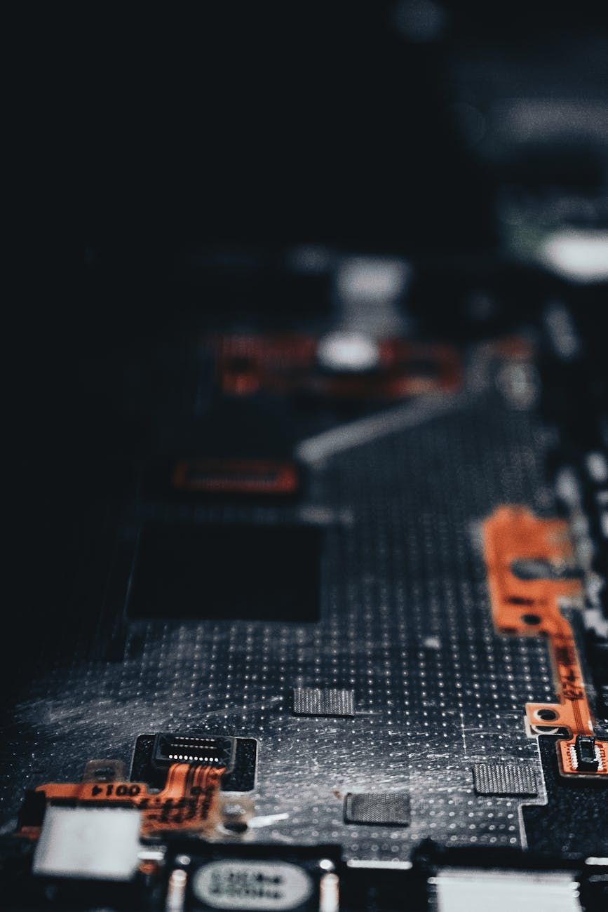 componentes modernos, rendimiento del hardware, componentes de computadora, rendimiento de la CPU, potencia de la GPU, velocidad de la RAM, almacenamiento del SSD, optimización de PC, rendimiento del sistema, hardware tecnológico