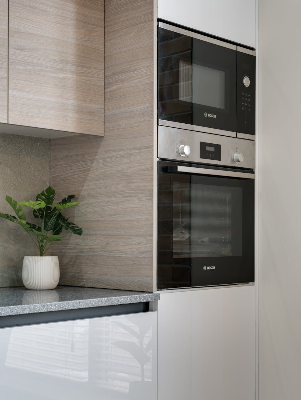 Actualiza tu cocina con un horno inteligente que cuenta con controles táctiles: temperatura precisa, diseño estilizado y máxima comodidad para comidas perfectas todos los días.