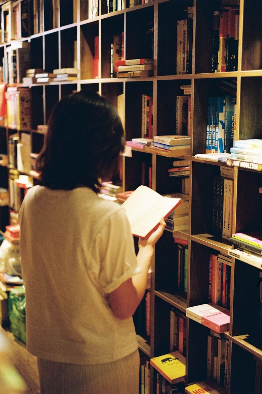 modern science fiction books, sci fi books 2026, best sci fi novels, new science fiction releases, futuristic books list, top sci fi authors, must read sci fi, science fiction trends 2026, popular sci fi stories, recommended sci fi books