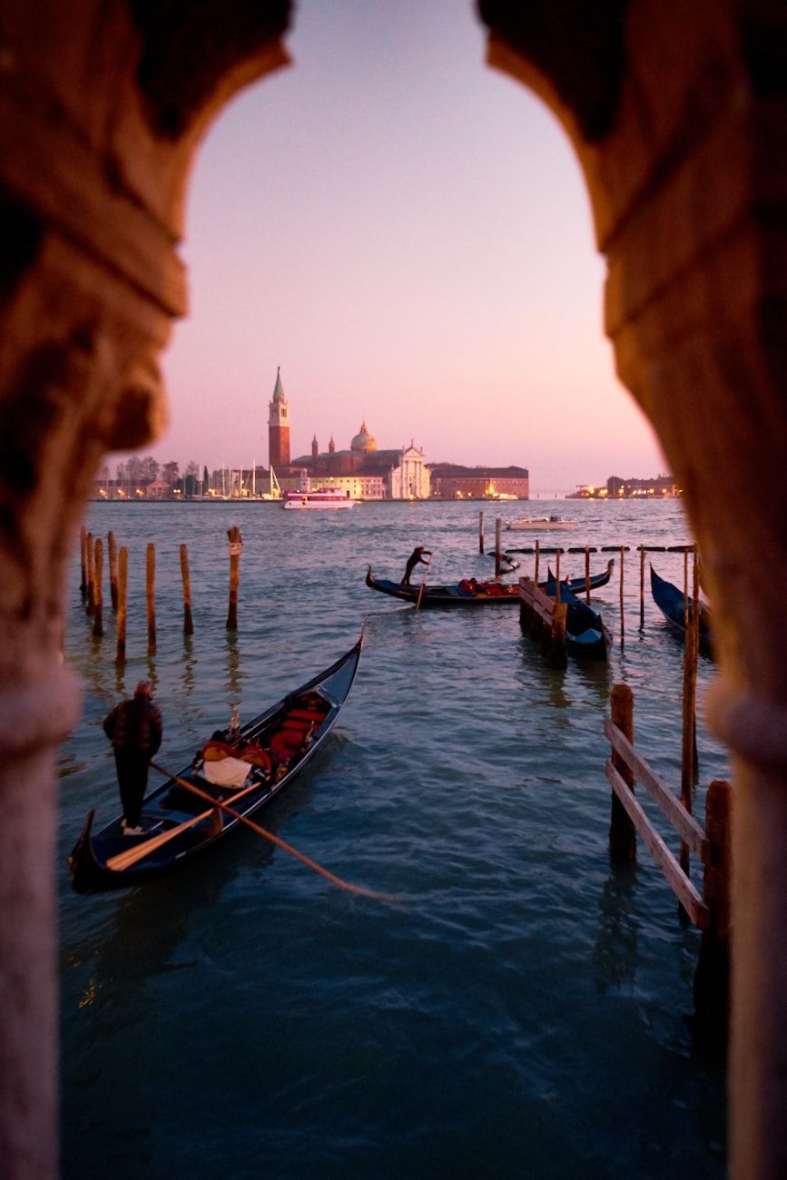 Venice one day itinerary, Venice without crowds, best things to do in Venice, hidden Venice spots, Venice travel guide, Venice highlights in one day, quiet places in Venice, Venice walking route, St Mark’s Square tips, Venice canal views