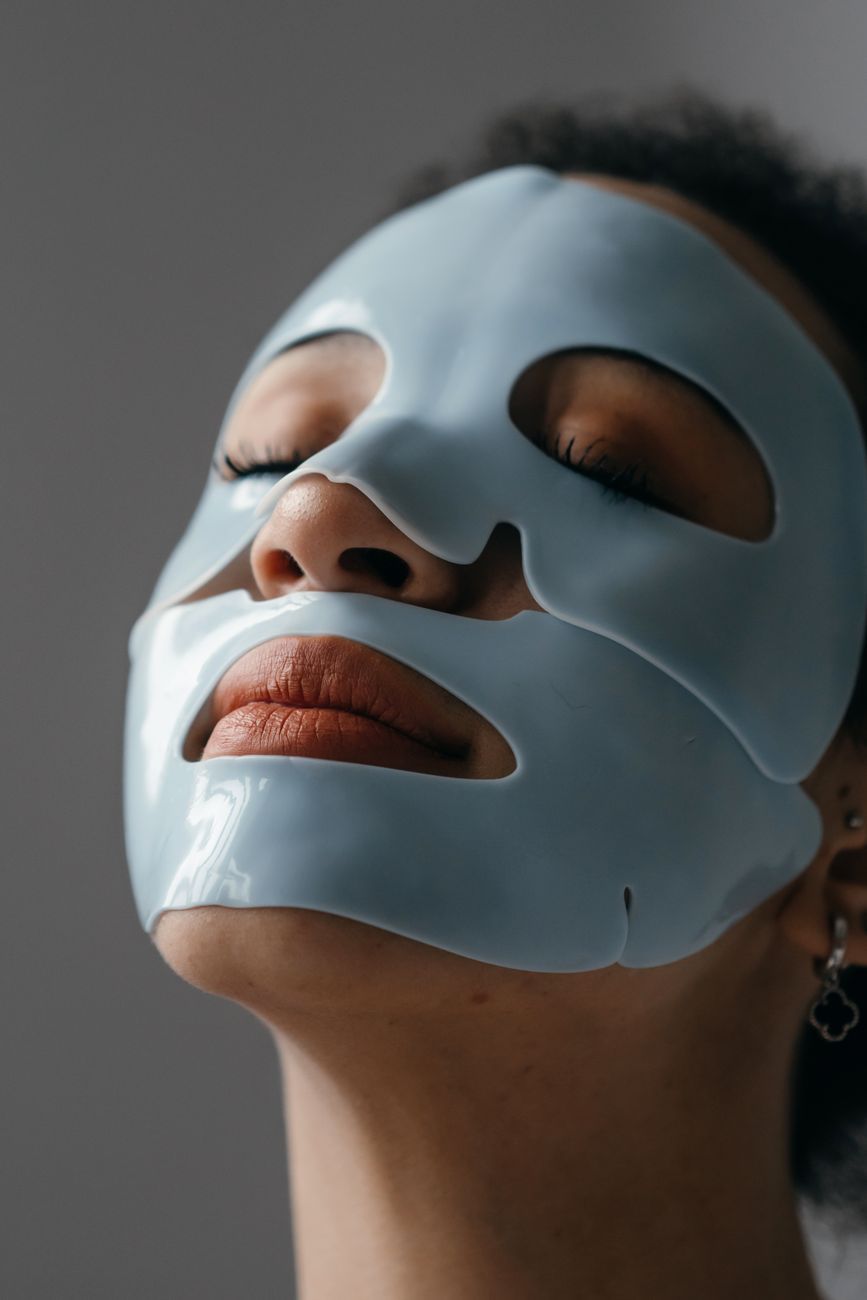overnight face mask, sleeping mask, overnight skincare, skin hydration, deep moisturization, nighttime skincare routine, skin barrier repair, glowing skin, face mask benefits, beauty sleep