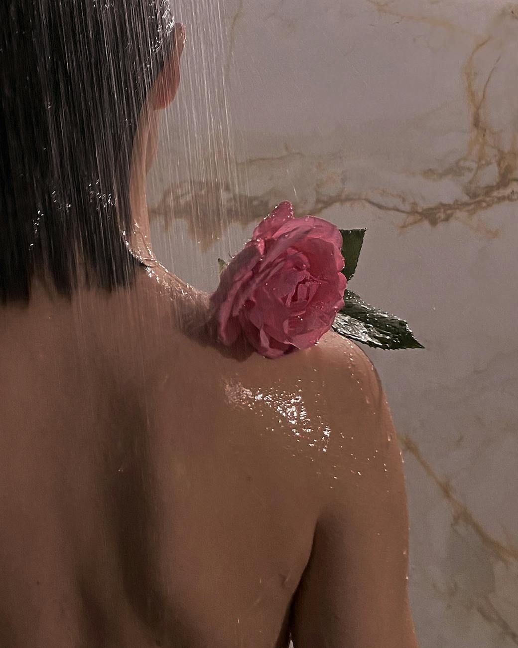 gel douche, gel douche énergisant, parfum frais, routine matinale, douche revigorante, parfum d'agrumes, fraîcheur longue durée, meilleurs gels douche, soin de la peau revitalisant, énergie toute la journée