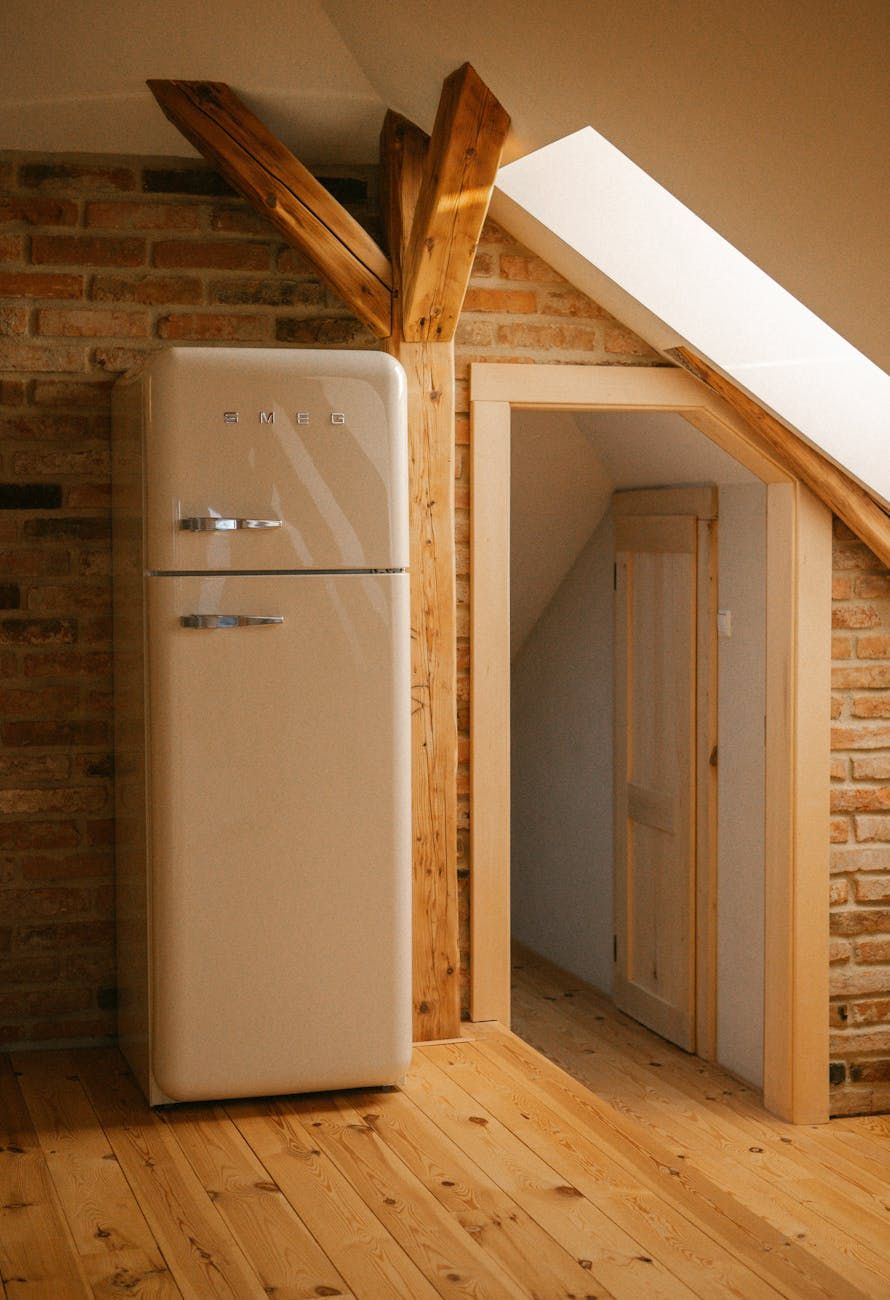 guia de compra de frigoríficos, comparação de funcionalidades de frigoríficos, melhor frigorífico para casa, frigorífico energeticamente eficiente, guia de tamanhos de frigorífico, tipos de frigoríficos explicados, eletrodomésticos de cozinha modernos, frigorífico sem gelo, funcionalidades de frigorífico inteligente, como escolher um frigorífico
