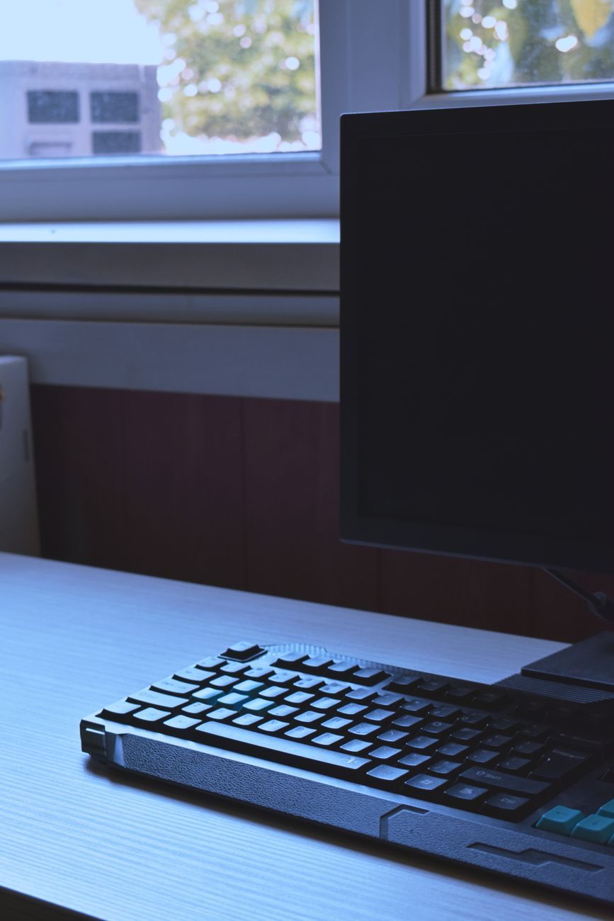 renoverte teknologiprodukter, hjemmekontor, renoverte enheter, budsjettkontoroppsett, renoverbar bærbar PC, renoverbar skjerm, kontorutstyr, tekniske besparelser, bærekraftig elektronikk, fjernarbeid