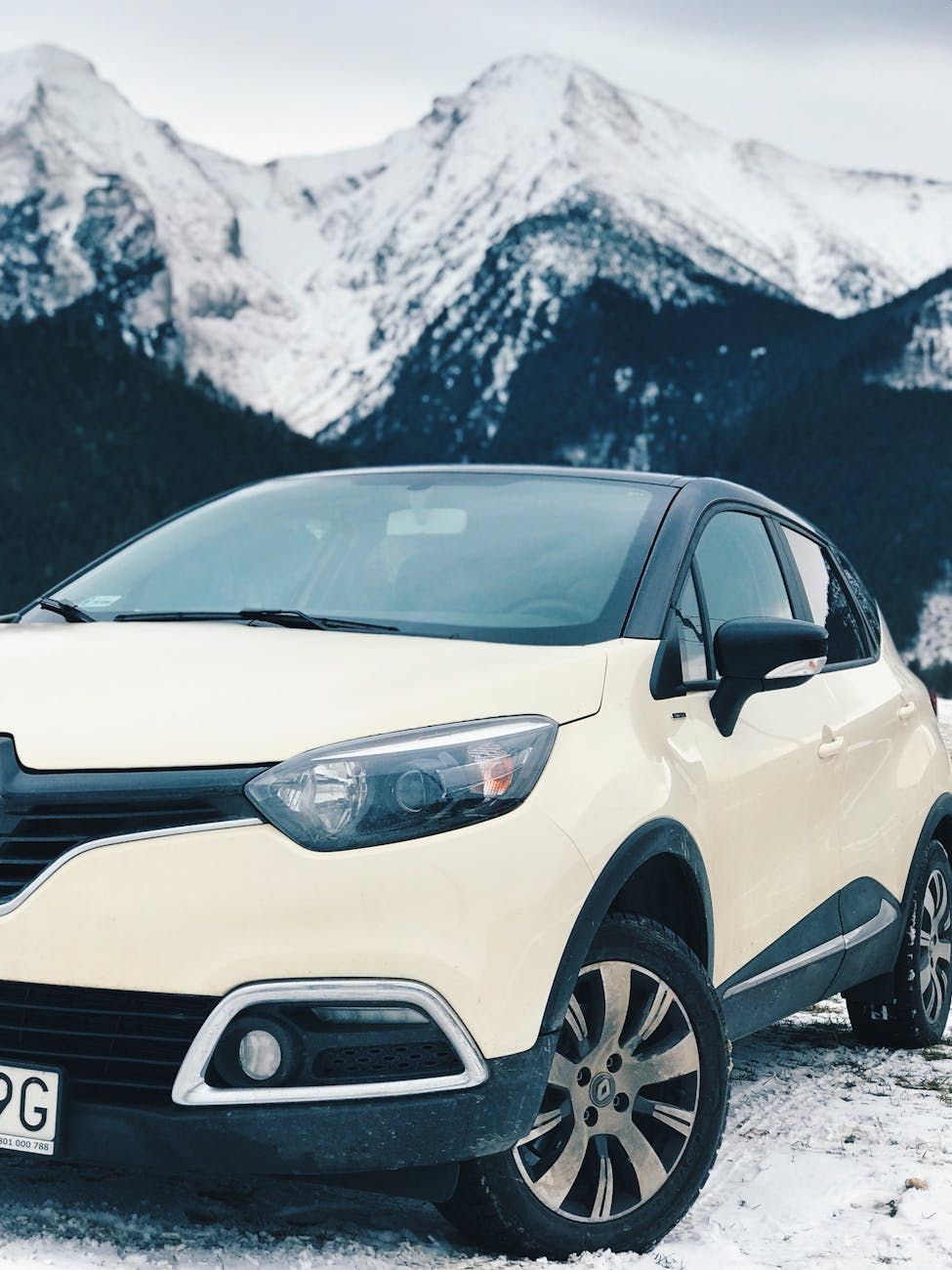 remote engine start, winter car tips, car remote starter, engine preheating, winter driving, cold weather car care, remote start benefits, car security, fuel efficiency winter, remote starter installation