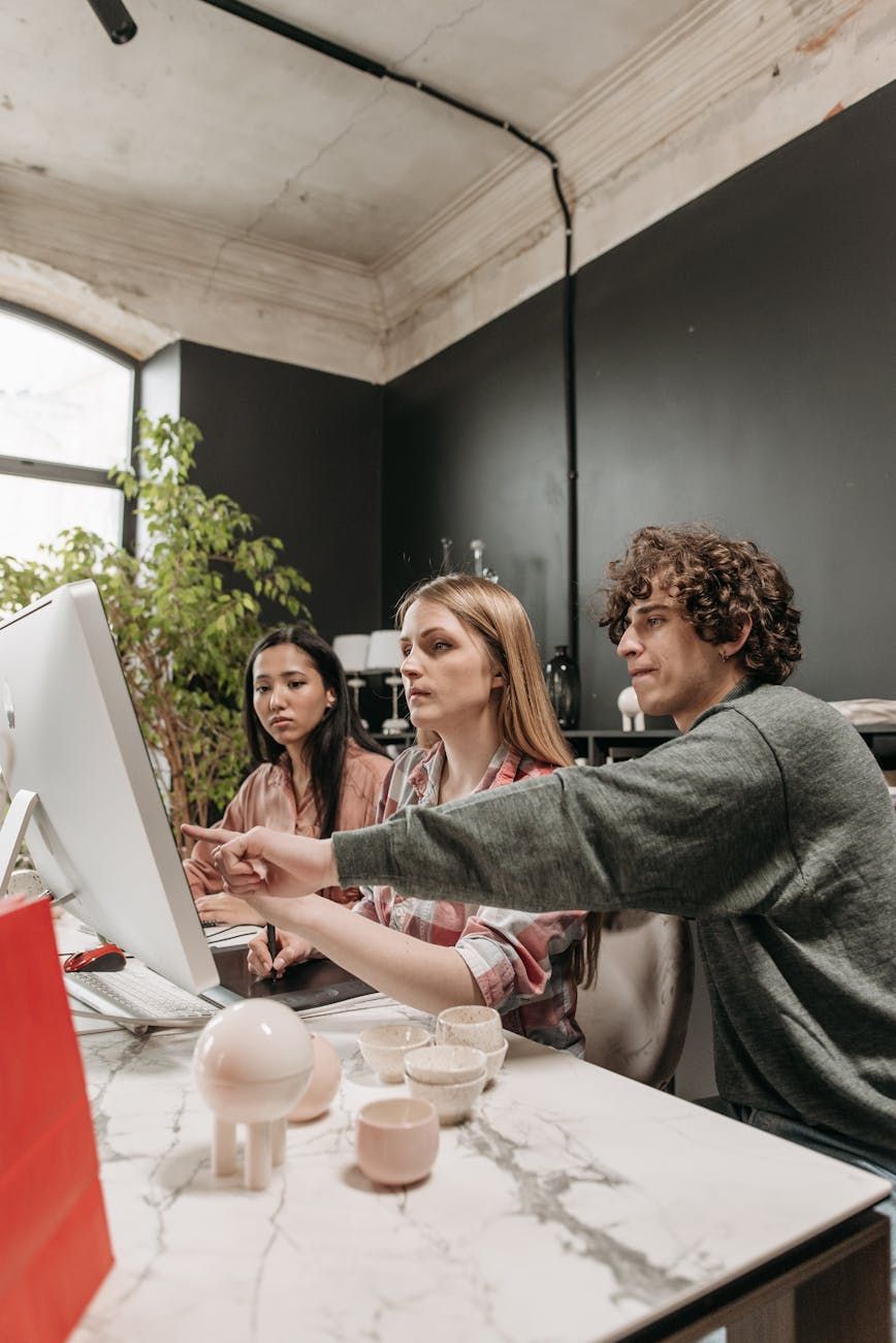 ottimizzazione del flusso di lavoro, migliori soluzioni software, strumenti di produttività, software aziendale, gestione dei compiti, recensione software, efficienza lavorativa, migliori app per i team, trasformazione digitale, strumenti di collaborazione