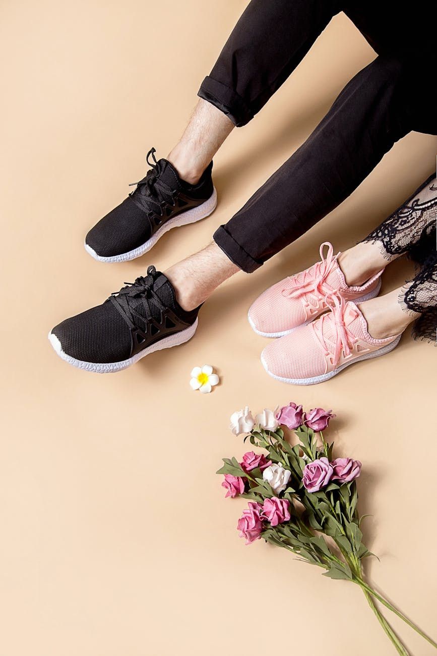 Reiseschuhe, Stadtrundgang, bequemes Schuhwerk, Sneaker, Wanderschuhe, Wandersandalen, Ballettflats, Reisestiefel, vielseitige Schuhe, Packtipps