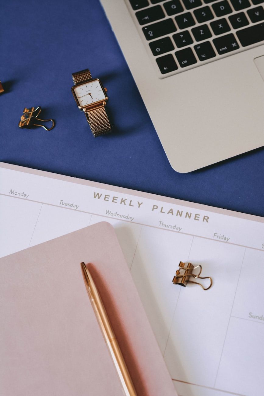 planificador diario, herramientas de productividad, planificador inteligente, gestión del tiempo, rutina laboral, fijación de objetivos, lista de pendientes, planificador para profesionales, productividad matutina, planificación eficiente