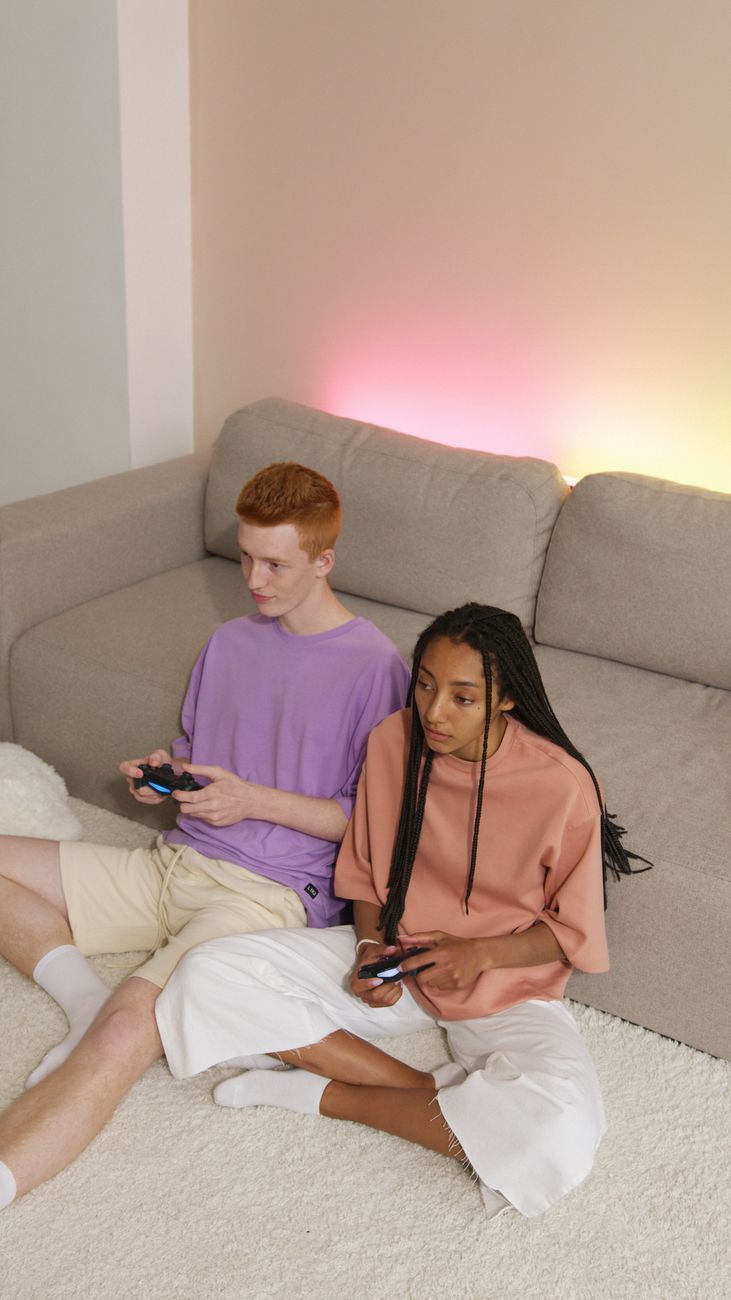 Los Sims 4, por qué la gente todavía juega a Los Sims 4, comunidad de Los Sims 4, paquetes de expansión de Los Sims 4, características de jugabilidad de Los Sims 4, opciones de personalización de Los Sims 4, mods y CC de Los Sims 4, juegos de simulación de vida, rejugabilidad de Los Sims 4, popularidad de la franquicia Los Sims