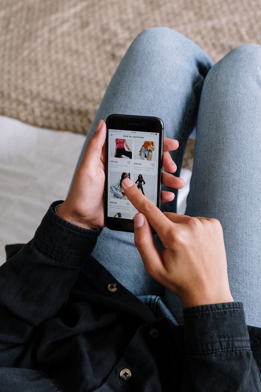 smart shopping tips, saving money on gadgets, best shopping deals, shopping for home essentials, online shopping discounts, coupon codes, cashback offers, loyalty programs, shopping budget, price comparison
