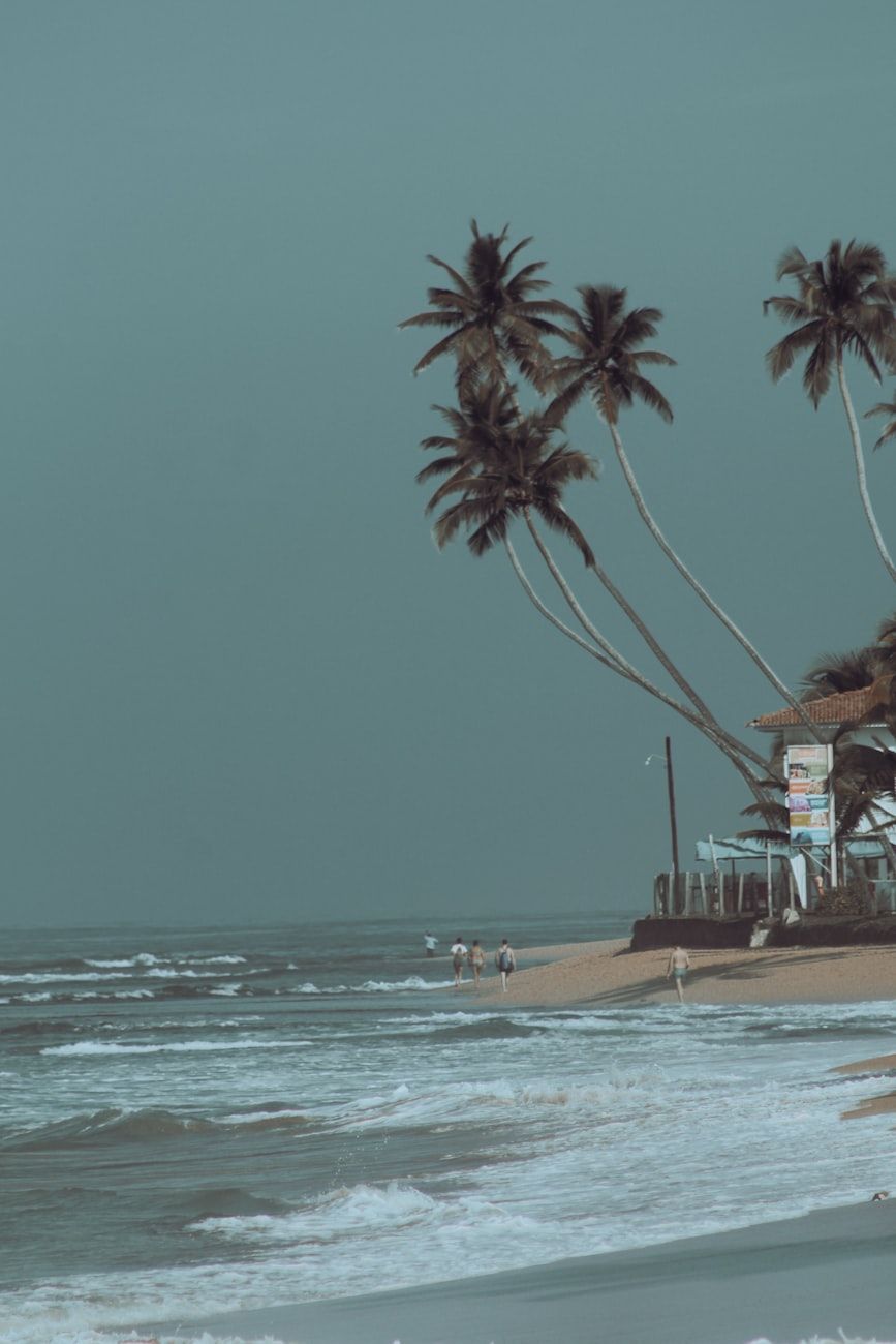 viagem tranquila, países escondidos, destinos com poucos turistas, viagens pacíficas, escapadelas remotas, caminhos menos conhecidos, paisagens silenciosas, aventuras rurais, viagens sem multidões, lugares subvalorizados