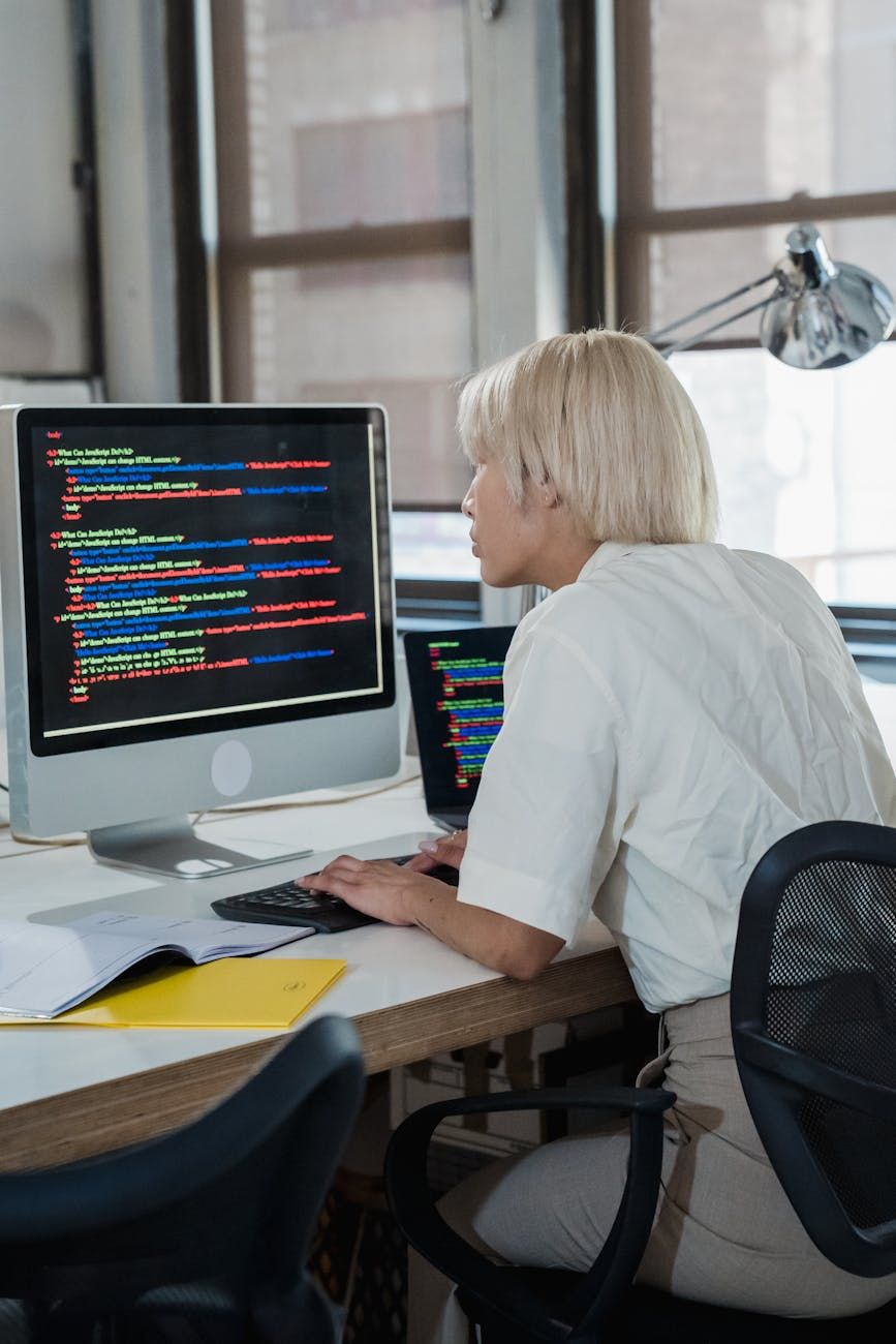futuro del software, tendencias de software, tecnologías emergentes, software de inteligencia artificial, aprendizaje automático, computación en la nube, plataformas SaaS, tecnología blockchain, tendencias de ciberseguridad, transformación digital